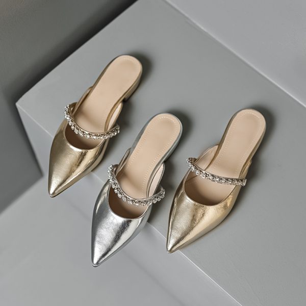 Silver Rhinestone Pointed Toe Low-Heeled Closed-Toe Sandals for Women - Trendy Half-Drag Style for Outdoor Wear, Celebrity-Inspired Design