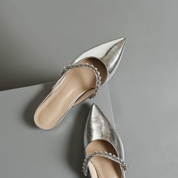 Silver Rhinestone Pointed Toe Low-Heeled Closed-Toe Sandals for Women - Trendy Half-Drag Style for Outdoor Wear, Celebrity-Inspired Design