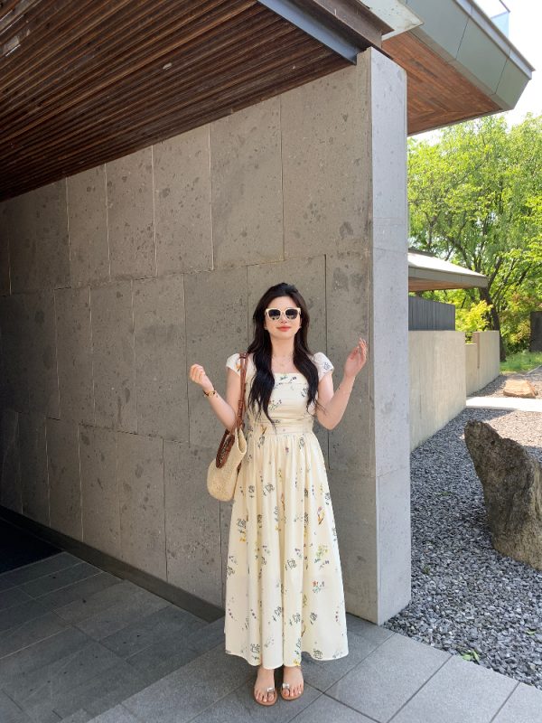 Slightly Chubby Green Floral Plus-Size Dress with Square Neck and Off-Shoulder Design, Small Flying Sleeves, Summer Tea Style
