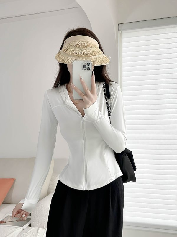 Slim-Fit Hooded Sun Protection Zip-Up Jacket with Bee Design, Tummy-Covering, Stretchy Long Sleeve for Spring-Summer Casual Wear