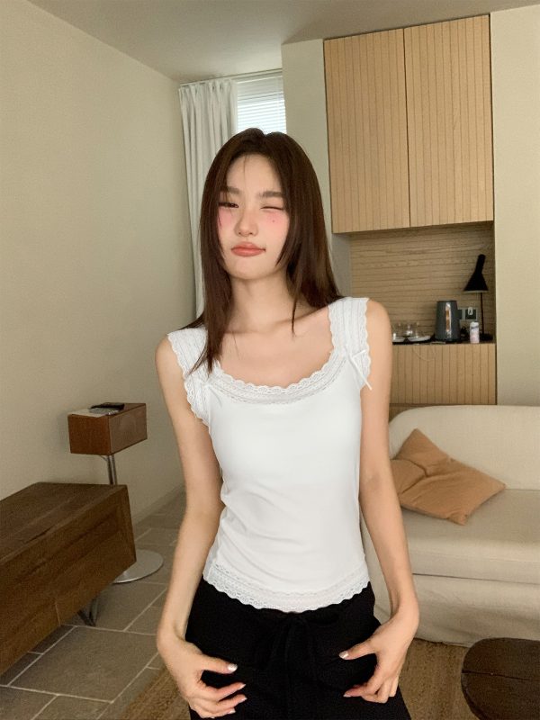 Slim-Fit Lace Edge Padded Camisole for Women - Summer Bow Sleeveless Top, Trendy Niche Design, Perfect for Casual and Y2K Style
