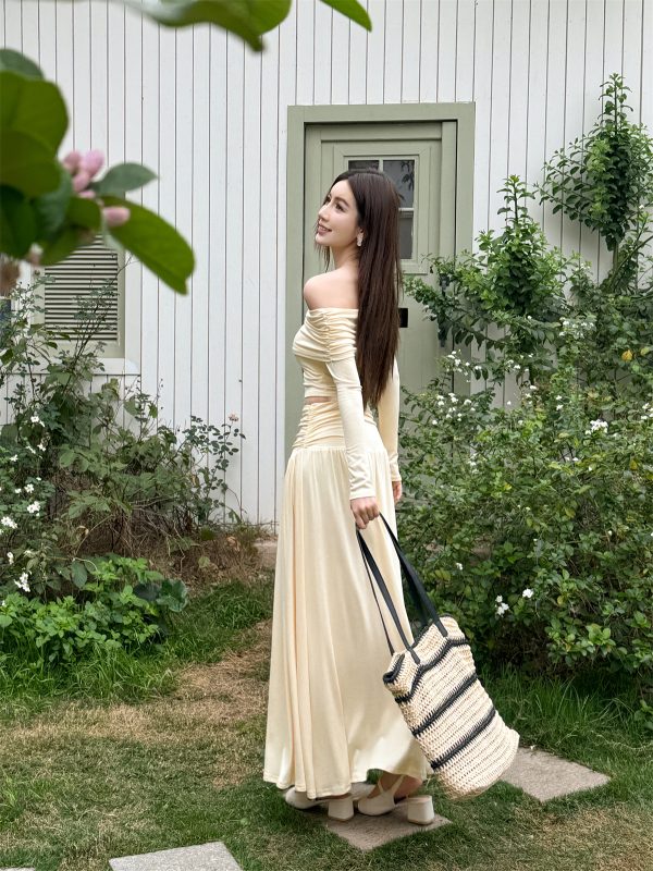Slim-Fit One-Shoulder Skin-Baring Top and Pleated Long Skirt Set - Light Fabric Spring Korean Style Outfit