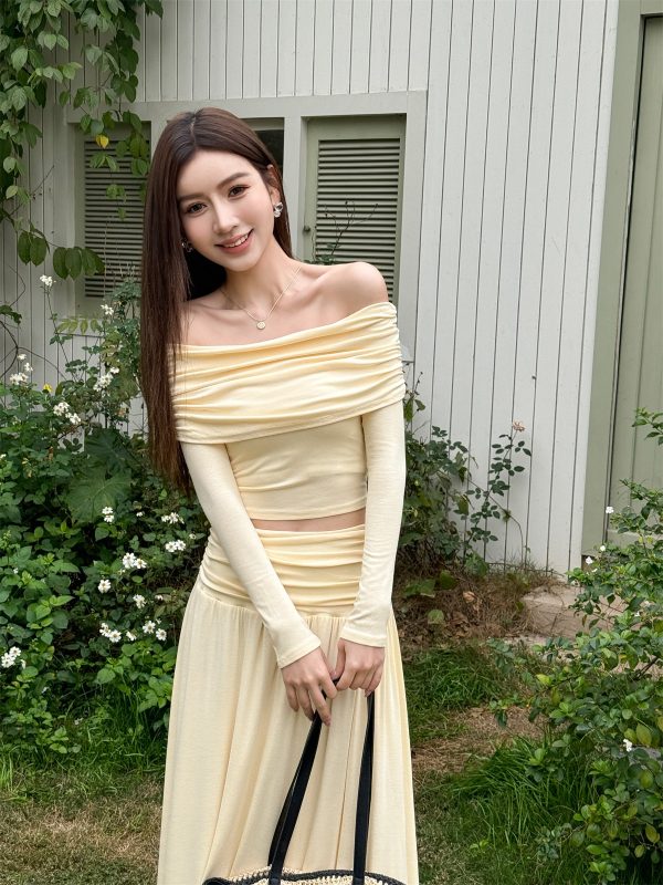 Slim-Fit One-Shoulder Skin-Baring Top and Pleated Long Skirt Set - Light Fabric Spring Korean Style Outfit