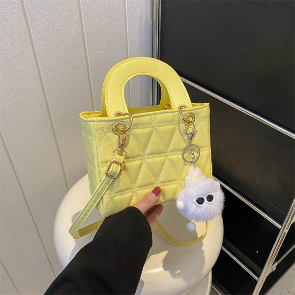 Small Diamond-Pattern Mini Bucket Bag for Women - Trendy Summer 2025 Crossbody Handbag for Commuting and Everyday Style