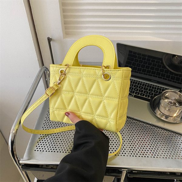 Small Diamond-Pattern Mini Bucket Bag for Women - Trendy Summer 2025 Crossbody Handbag for Commuting and Everyday Style