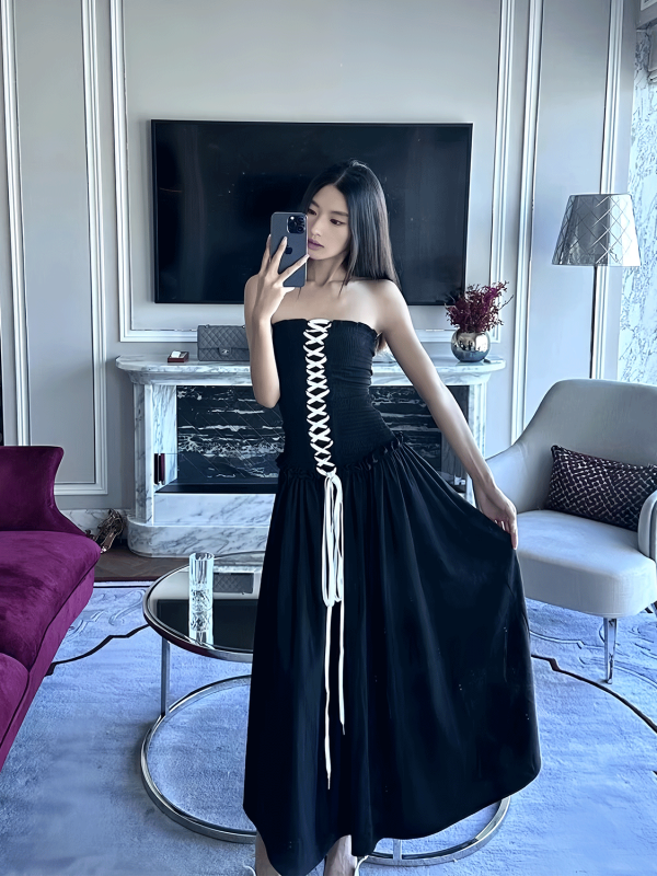 Strapless Black Dress with Chest Strap - High-End Feel, Perfect for Outings, Instagram-Worthy Vietnamese Hot Girl Style