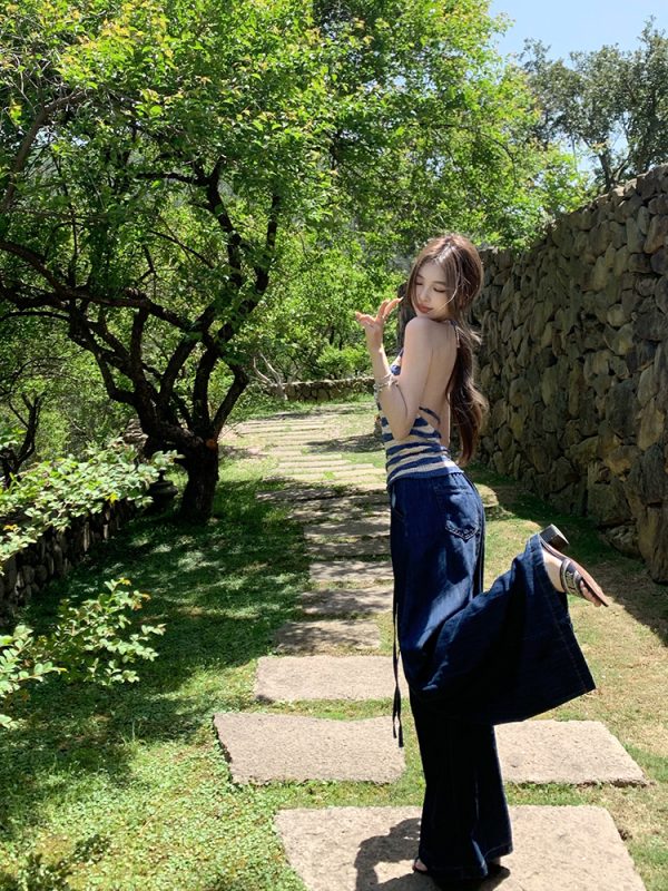 Striped Backless Halter Summer Vest Top in Ice Silk - Slim Fit Sea Salt Cool Breeze Style for Trendy Summer Looks