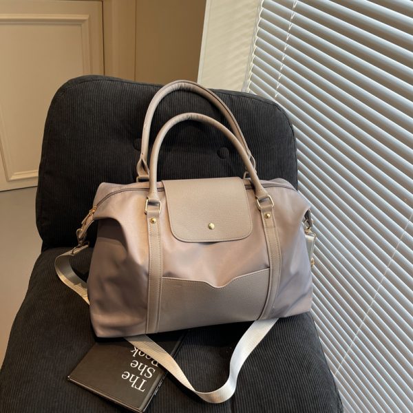 Stylish Large Capacity Women's Fitness Tote Bag - Lightweight Shoulder Bag for Travel, Business, and Short Trips