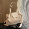Stylish Lightweight Waterproof Travel Bag for Women - Large Capacity Commuter Shoulder Luggage for Short-Distance Business Trips