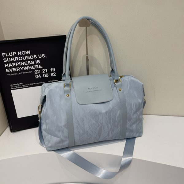Stylish Lightweight Waterproof Travel Bag for Women - Large Capacity Commuter Shoulder Luggage for Short-Distance Business Trips