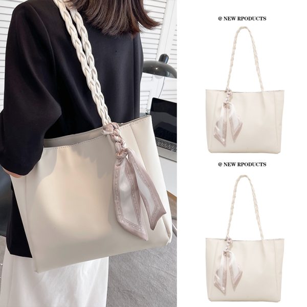 Stylish Minimalist Shoulder Bag for Women - Large Capacity Commuter Tote with Versatile Niche Design