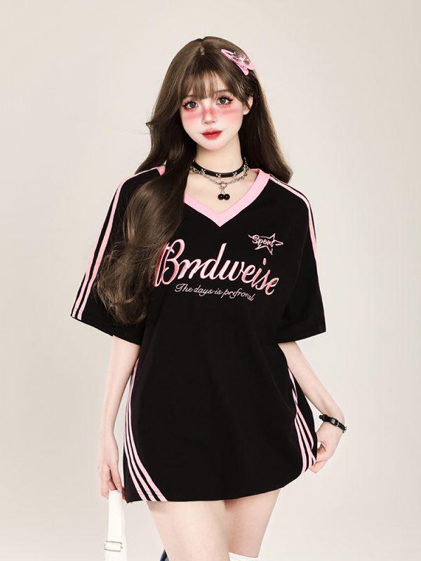 Summer 2025 Womenâ€™s American Style Loose V-Neck Short Sleeve T-Shirt, Niche Shoulder, College Style, Pure Cotton Top