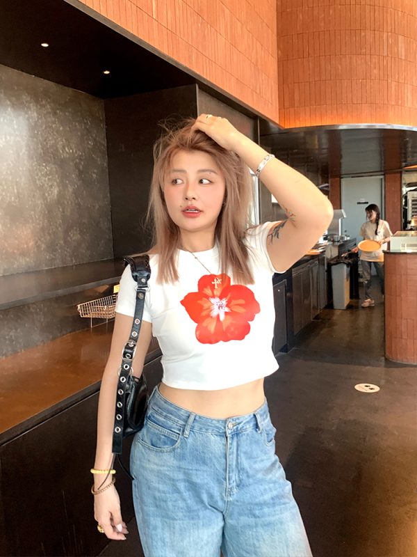 Summer 2025 Women's Big Red Floral Printed T-Shirt - Versatile Round Neck Short Sleeve Loose Top in Y2K Style