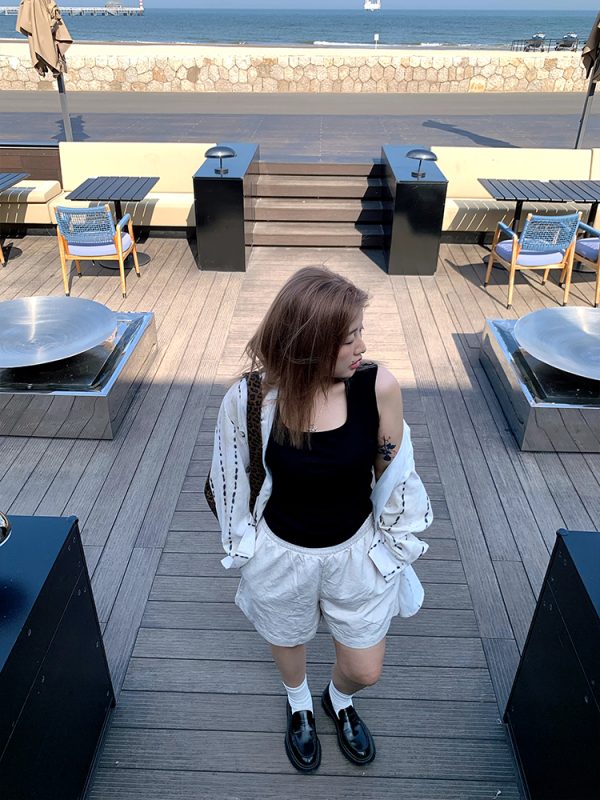 Summer 2025 Women's Versatile Round Neck Sleeveless Tank Top - Loose Slimming Base Layer for Y2K and 90s Style