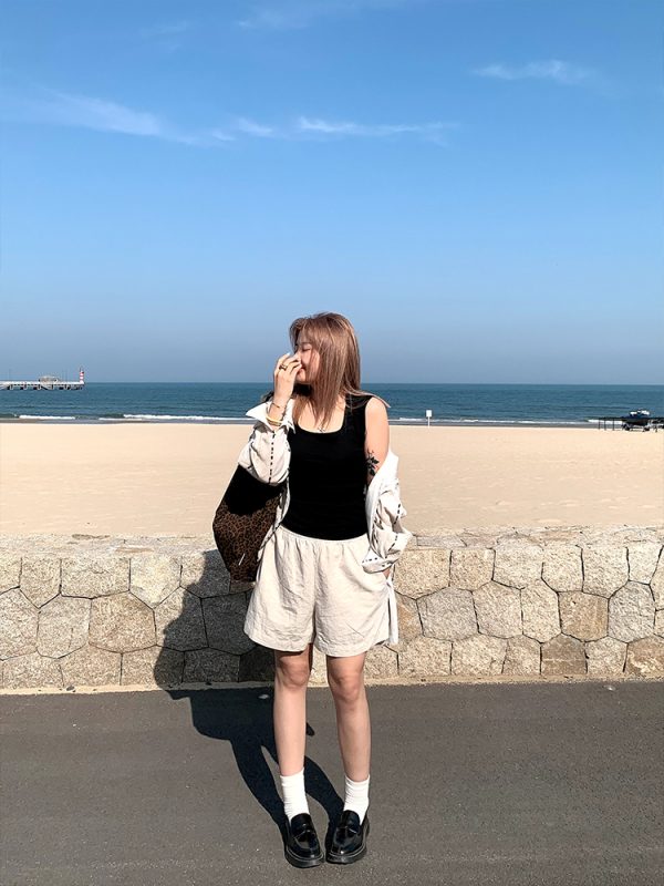 Summer 2025 Women's Versatile Round Neck Sleeveless Tank Top - Loose Slimming Base Layer for Y2K and 90s Style
