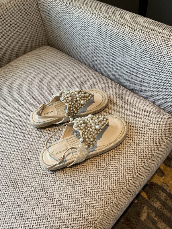 Summer Flat Sandals for Women with Rhinestones and Pearls, Woven Roman Style Thong Beach Shoes, Trendy 2025 Footwear