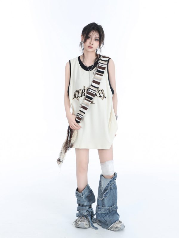 Summer Women's Loose Sports Sleeveless Top - Embroidered Fake Two-Piece Vest with Sit and Eat Until the Mountains Are Empty Design