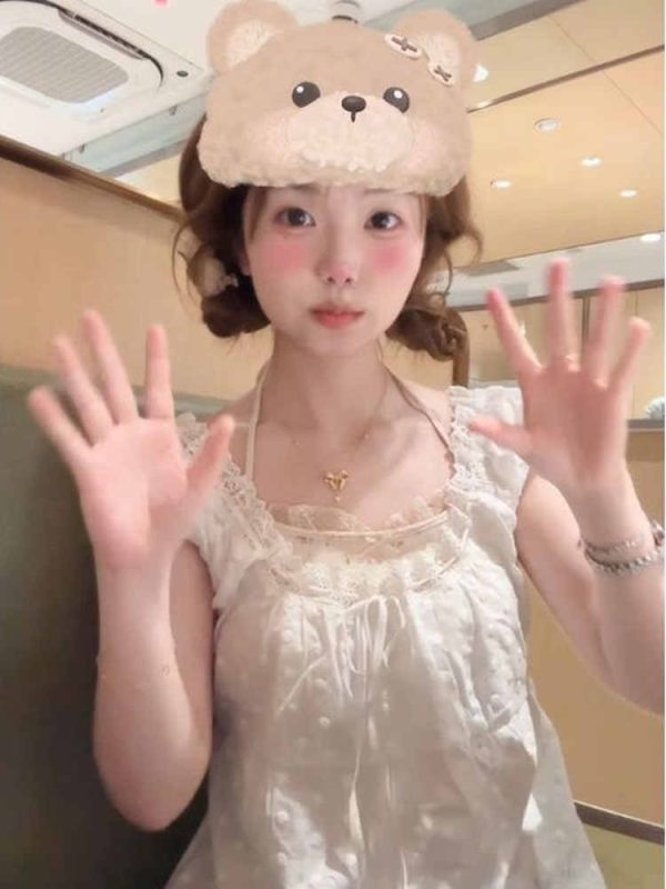 Summer Women's White Square Neck T-Shirt with Lace Spliced Puff Sleeves - French Style Sweet Fashion Top