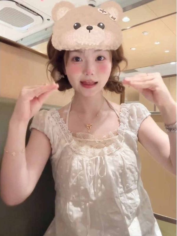 Summer Women's White Square Neck T-Shirt with Lace Spliced Puff Sleeves - French Style Sweet Fashion Top