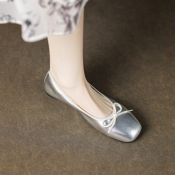 Super Soft Genuine Leather Square Toe Bowknot Slip-On Low Heel Grandma Shoes - Trendy Vintage Style for Comfort and Elegance