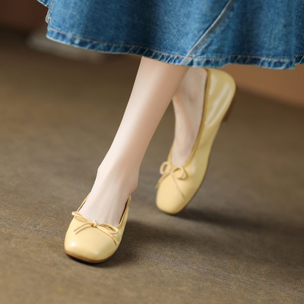 Super Soft Genuine Leather Square Toe Bowknot Slip-On Low Heel Grandma Shoes - Trendy Vintage Style for Comfort and Elegance