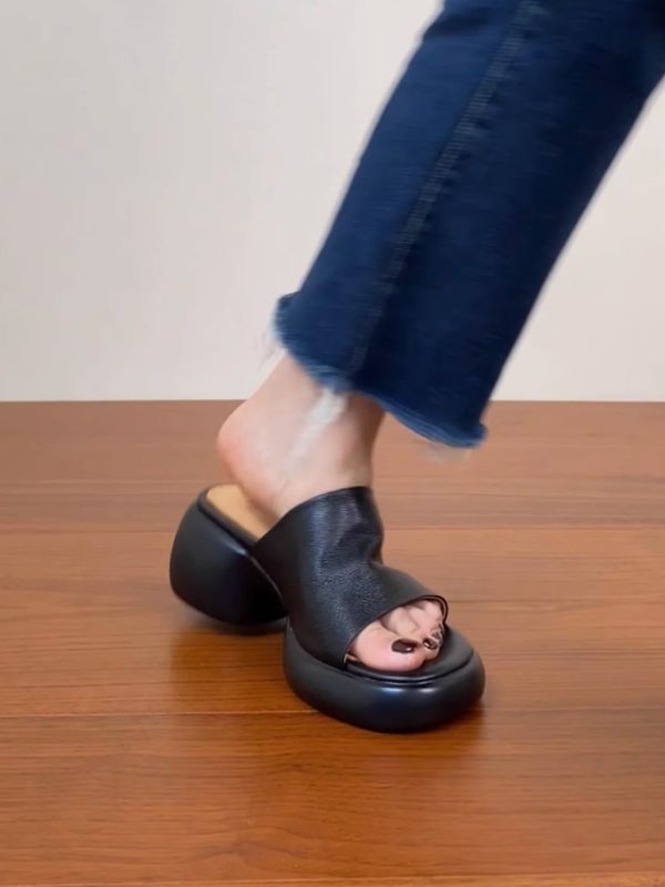 Super Soft Lambskin Chunky Heel One-Strap Outdoor Sandals for Women - Summer 2025 Thick-Soled High Heels, Trendy Fashion Footwear.