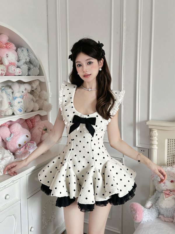 Sweet Girl Roco French Academy Polka Dot Bow High-End Ruffled Puff Skirt for a Chic, Age-Reducing 90s Style Look