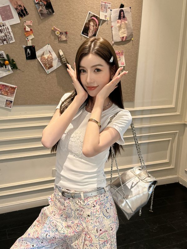 Sweet Round Neck Bow Tie Embroidered Short Sleeve T-Shirt for Women - Light Fabric Slim Fit Summer Top, Perfect for Y2K Style