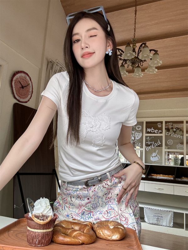 Sweet Round Neck Bow Tie Embroidered Short Sleeve T-Shirt for Women - Light Fabric Slim Fit Summer Top, Perfect for Y2K Style