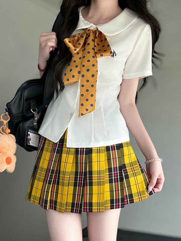 Sweet Waist-Defining Slim Fit Women's Short Sleeve JK Uniform Shirt Top with Pudding Bear Design - Summer College Style
