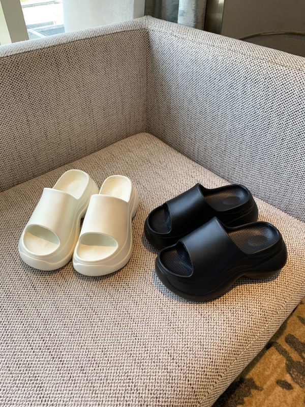 Thick-Soled One-Strap Sandals for Women - Summer 2025 Versatile Height-Increasing Slippers for Petite Figures, Non-Slip Design
