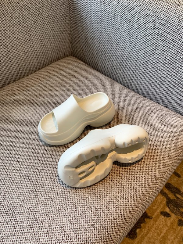 Thick-Soled One-Strap Sandals for Women - Summer 2025 Versatile Height-Increasing Slippers for Petite Figures, Non-Slip Design