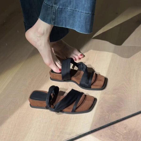 Thick-Soled Sheepskin One-Strap Square-Toe Sandals for Women - Retro Two-Way Wear Perfect for Skirts and Summer Outfits
