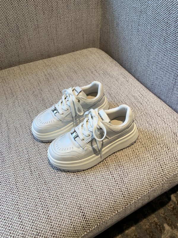 Thick-Soled White Sneakers for Women - 2025 Spring Lace-Up Retro Casual Shoes with Metal Buckle, Versatile Canvas Footwear