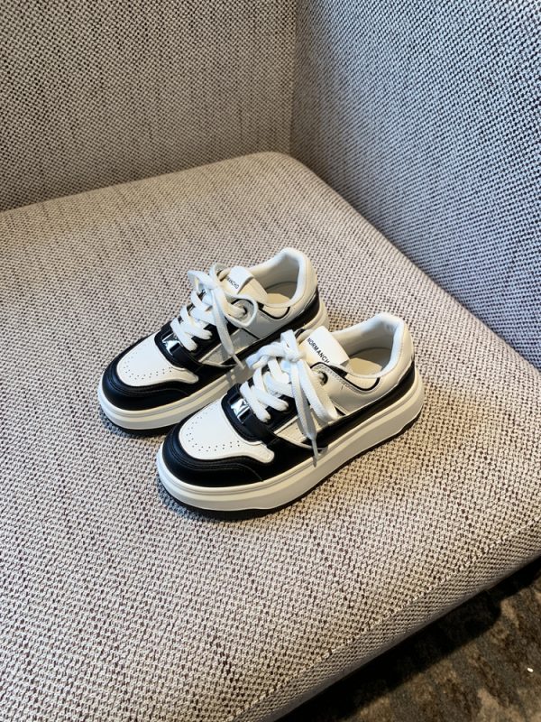Thick-Soled White Sneakers for Women - 2025 Spring Lace-Up Retro Casual Shoes with Metal Buckle, Versatile Canvas Footwear