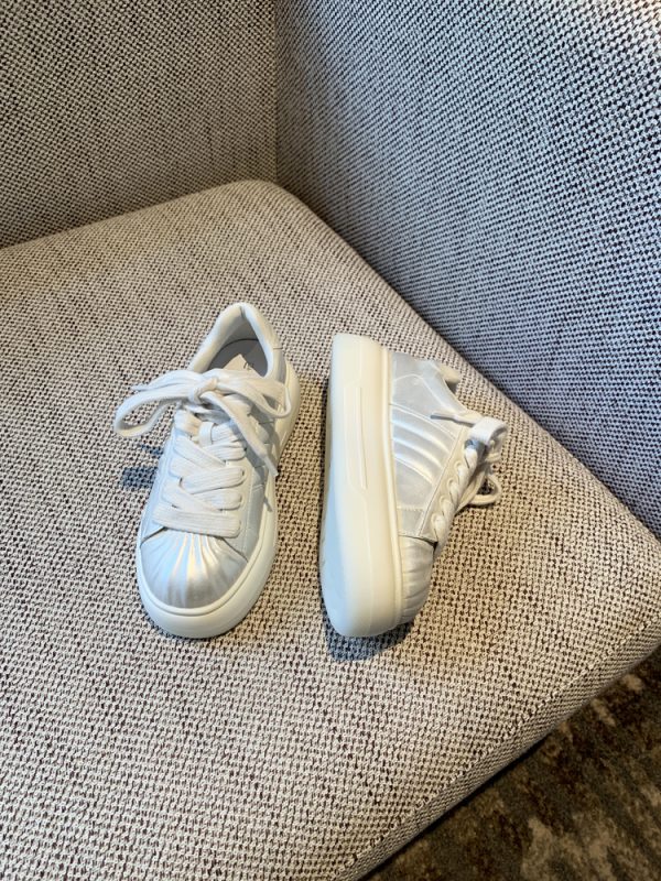 Thick-Soled White Sneakers for Women - 2025 Spring Shell Toe Casual Board Shoes, Versatile Fashionable Bread Shoes