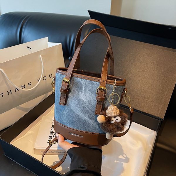 Trendy Color-Blocking Shoulder Crossbody Bucket Bag - Versatile Spliced Design for Women 2025