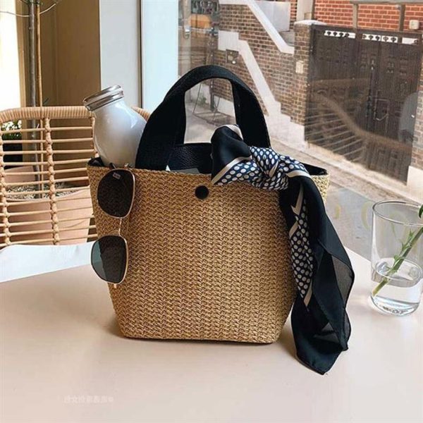 Trendy Handheld Straw Woven Bag for Women - 2023 Retro Beach Vacation Style, Perfect for Summer Outings and Instagram Looks