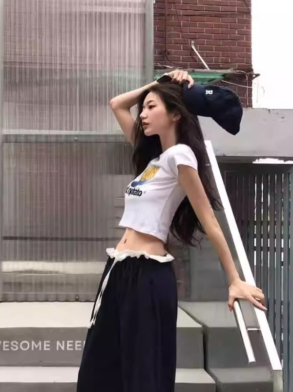 Trendy Korean Style Potato Chip Print Cropped Slim Fit Short Sleeve T-Shirt for Women - Fun and Comfortable Fashion