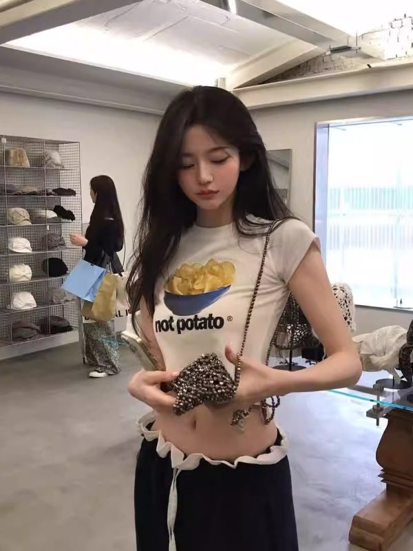 Trendy Korean Style Potato Chip Print Cropped Slim Fit Short Sleeve T-Shirt for Women - Fun and Comfortable Fashion