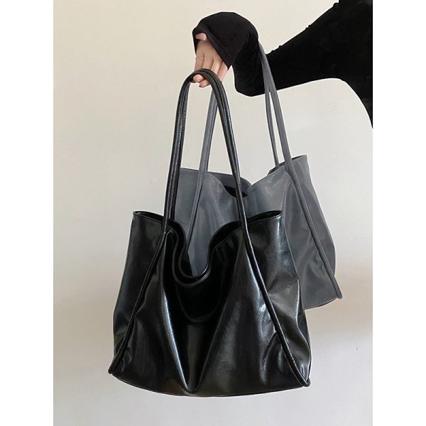 Trendy Large Capacity Tote Bag for Women - Casual Underarm Shoulder Bag for Classes & College Students - 2024 Fashion Essential