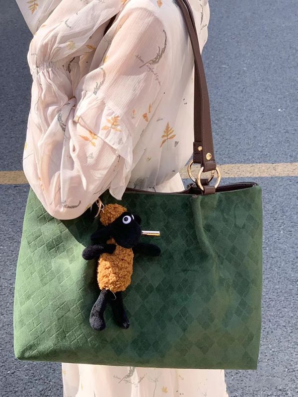 Trendy Large Capacity Tote Bag for Women, 2023 College Style, Ideal for Students and Commuting, Chic Shoulder Bag