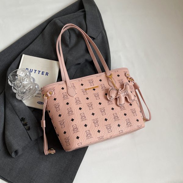 Trendy Large Capacity Tote Bag for Women, Versatile Shoulder Bag for College Classes, 2025 New Style, Chic and Functional