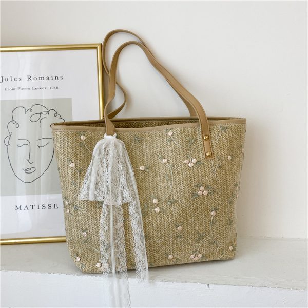 Trendy Large Capacity Women's Straw Beach Bag - Versatile Summer 2025 Shoulder Bag for Fashionable Outings