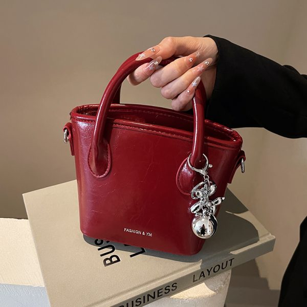Trendy Minimalist Bucket Bag - High-End Casual Tote & Versatile Crossbody Bag for 2025 Fashionistas