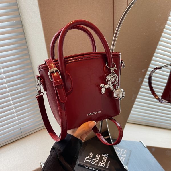 Trendy Minimalist Bucket Bag - High-End Casual Tote & Versatile Crossbody Bag for 2025 Fashionistas
