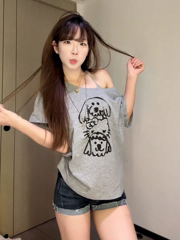 Trendy Off-Shoulder Short-Sleeve T-Shirt for Women with Loose Fit and Summer Puppy & Kitten Print â€“ Perfect for Y2K Style