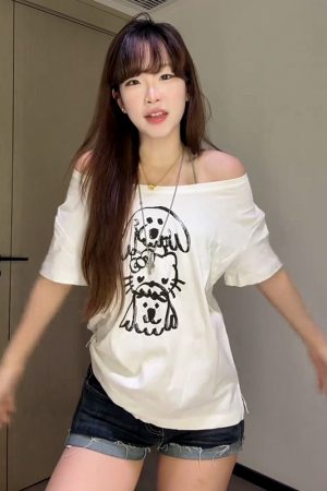 Trendy Off-Shoulder Short-Sleeve T-Shirt for Women with Loose Fit and Summer Puppy & Kitten Print â€“ Perfect for Y2K Style