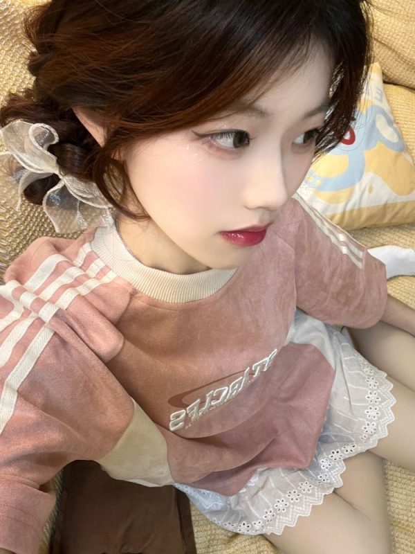 Trendy Pink Suede Short Sleeve T-Shirt for Women - American Style Three-Stripe Raglan Top, Summer 90s Fashion Essential