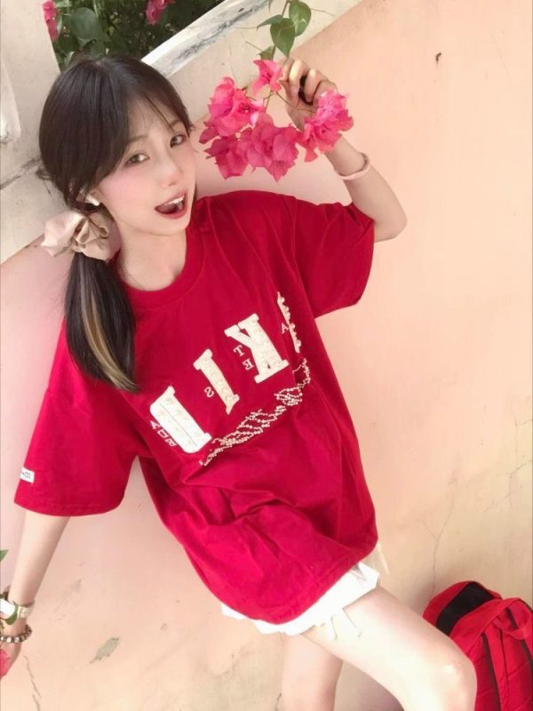 Trendy Red Short-Sleeve T-Shirt for Women with Beaded Letter Embroidery, Summer Fashion Top, American Style, Unique Design